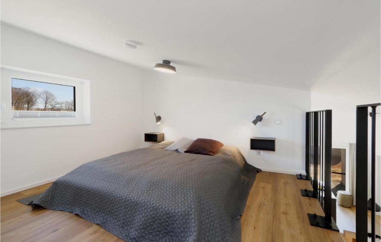 Amazing home in Lembruch-Dmmer See with 3 Bedrooms, WiFi&Indoor swimming pool Buitenkant foto