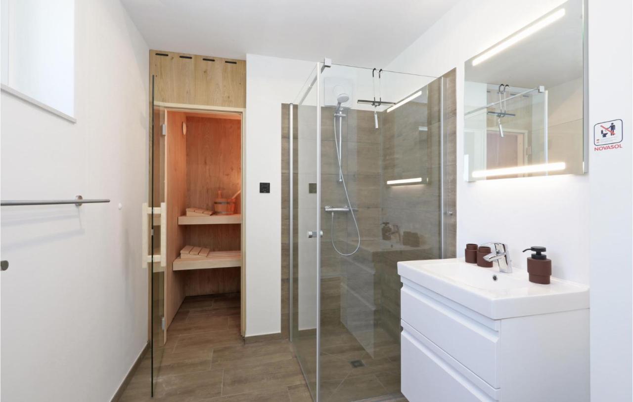 Amazing home in Lembruch-Dmmer See with 3 Bedrooms, WiFi&Indoor swimming pool Buitenkant foto
