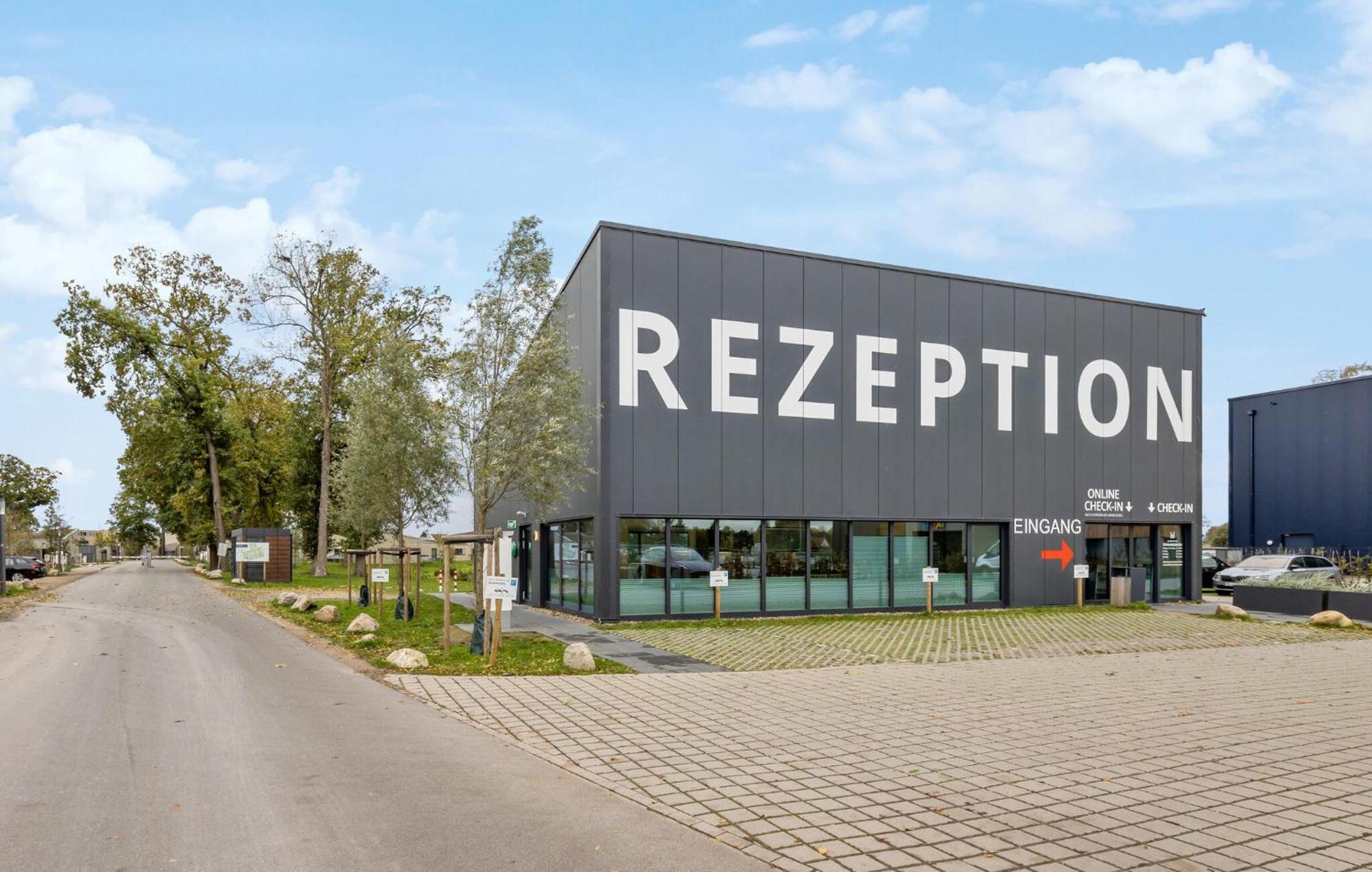 Amazing home in Lembruch-Dmmer See with 3 Bedrooms, WiFi&Indoor swimming pool Buitenkant foto